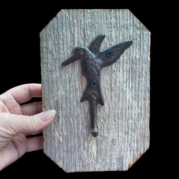 Cast Iron Hummingbird Hook on Rustic Wood Base Keys Coat Dog Leash Mask Holder - Picture 1 of 5